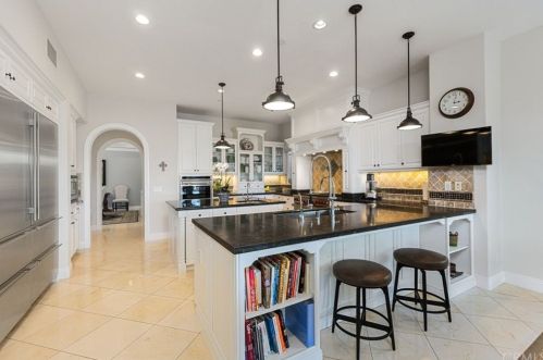 14 Morning Lgt, Newport Beach CA  92657-1654 exterior