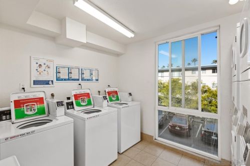 4860 Rolando Ct, San Diego CA 92115-2700 exterior