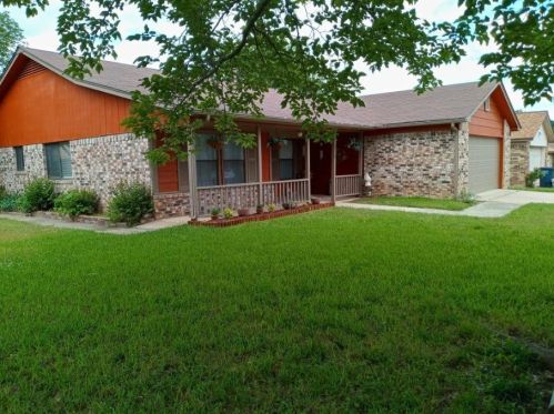 5936 Springtide Dr, Fort Worth, TX 76135-2024