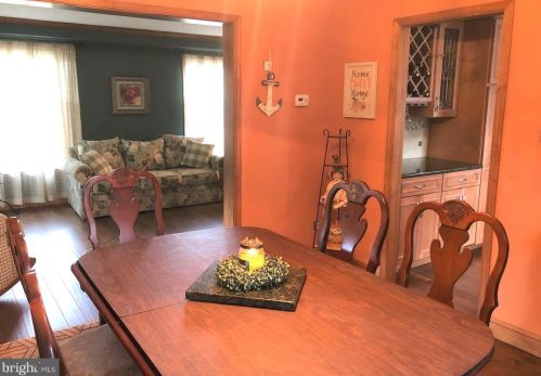 1331 Westminster Dr, Downingtown PA  19335-3652 exterior