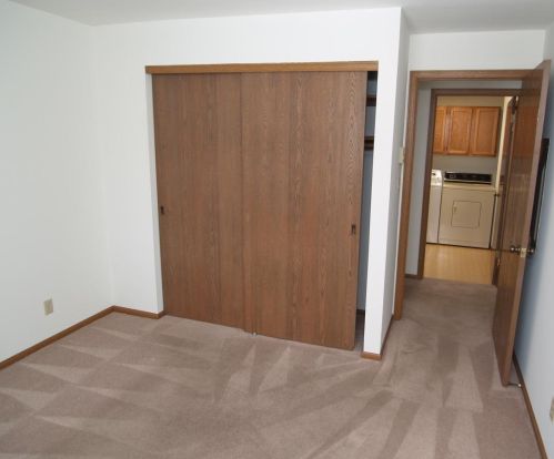 4559 Greenridge Cir, Milwaukee WI 53220-3376 exterior