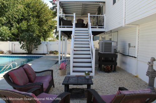 2031 Riviera Pkwy, Point Pleasant Beach NJ  08742-4952 exterior