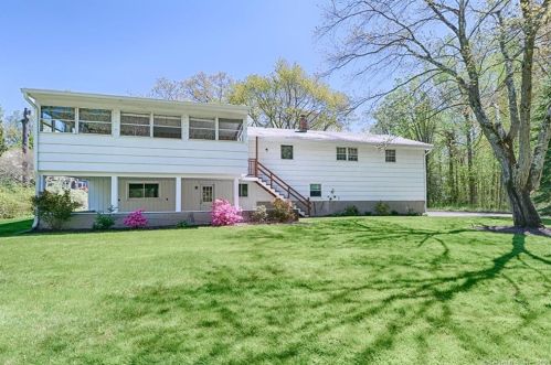 249 Booth Hill Rd, Bridgeport, CT 06611-4969