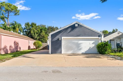 5735 Dewberry Way, West Palm Beach, FL 33415-4552