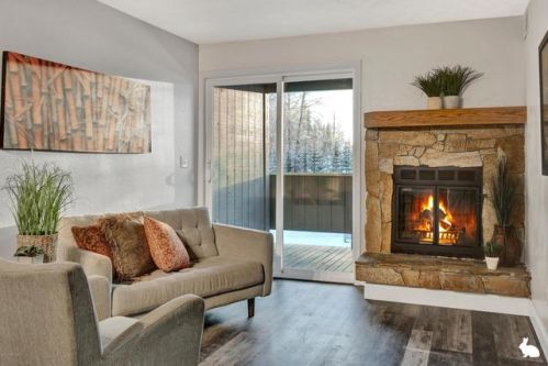 4651 Reka Dr, Anchorage AK  99508-3660 exterior