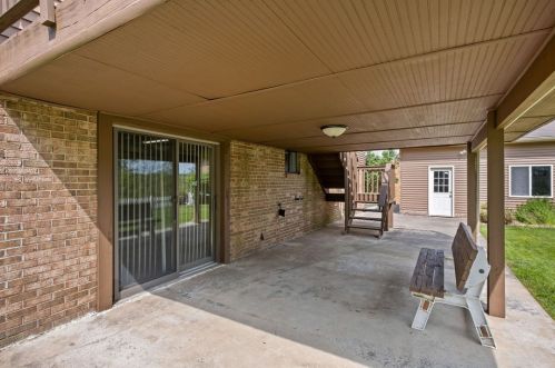 9032 Woodview Dr, Pittsburgh, PA 15237-4163