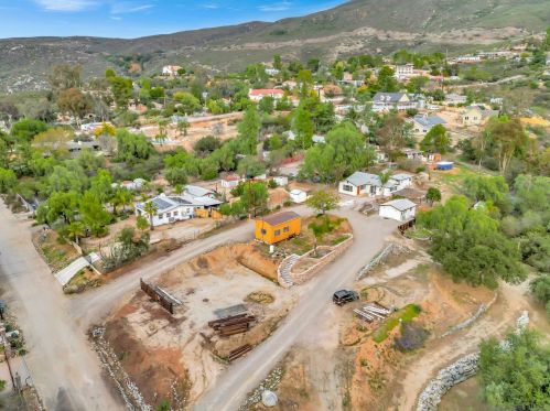 2938 Holly Rd, Alpine CA  91901-1510 exterior