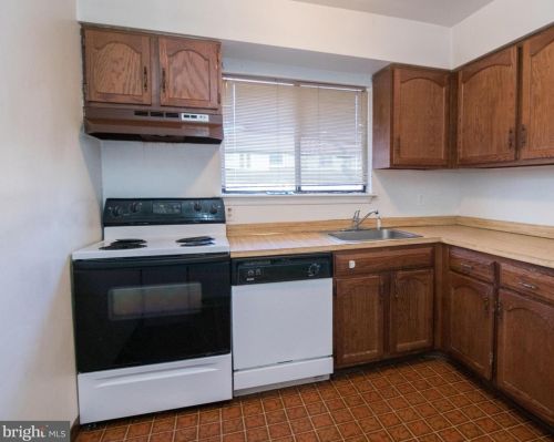 9 Cedar Creek Ct, Bear DE  19701-1001 exterior