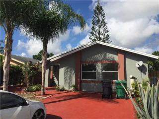 11825 208th Ter, Miami, FL 33177-7008