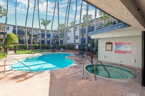 25930 Narbonne Ave, Lomita CA  90717-3099 exterior
