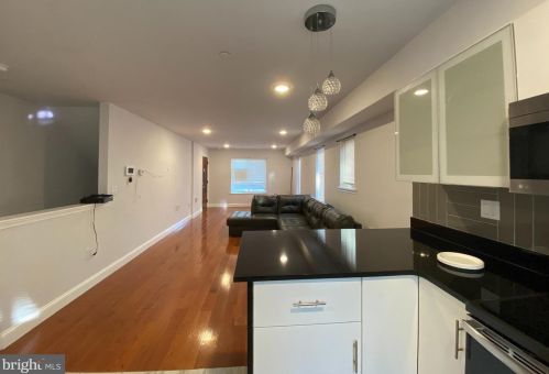 1000 F St, Philadelphia PA  19123-0024 exterior