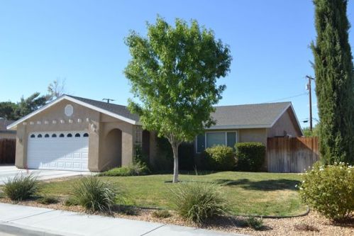 910 Wildrose Ave, Ridgecrest, CA 93555-5114