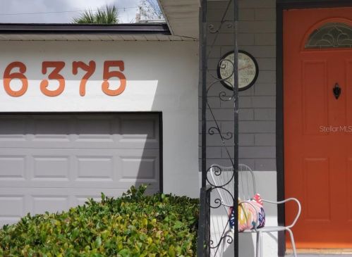 6375 8th Ave, Saint Petersburg, FL 33707-3005