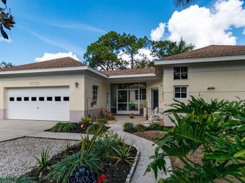 2523 River Reach Dr, Naples, FL 34104-6930