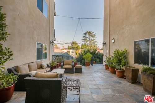 4742 Sepulveda, Van Nuys CA 91402-4344 exterior