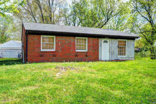 5507 Lagoona Dr, Louisville, KY 40219-1235