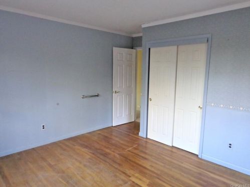 2873 Quinlan St, Yorktown Hgts NY  10598-2700 exterior