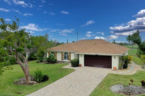 1113 Sand Castle Rd, Sanibel, FL 33957-3616