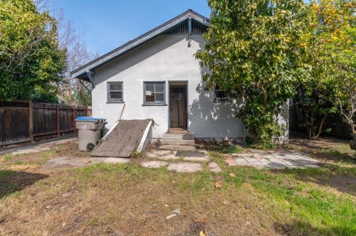 1079 Myrtle St, San Jose CA  95126-1029 exterior