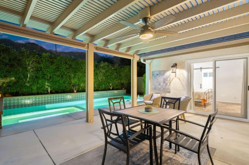 51915 Avenida Alvarado, La Quinta CA  92253-3190 exterior