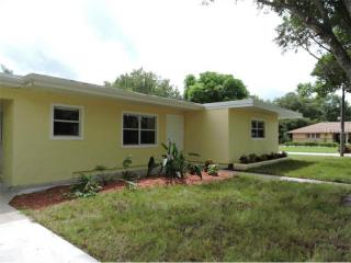 321 Jefferson Ave, Sarasota, FL 34237-0062