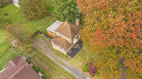 1903 Shaler Dr, Glenshaw, PA 15116-2142