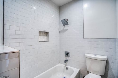 21 Ruth St, Irvington NJ  07111-2526 exterior