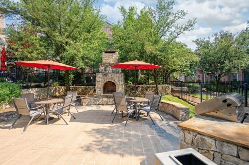 1224 Lake Pointe Way, Richardson TX  75080-8409 exterior