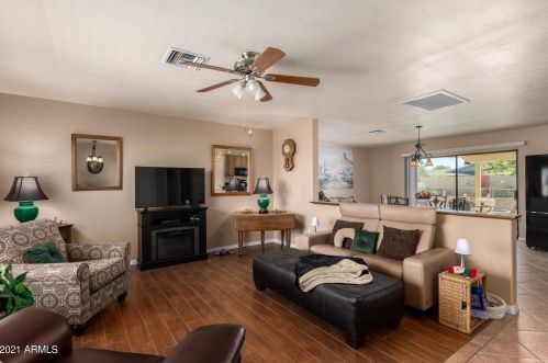 4819 Christy Dr, Glendale, AZ 85304-4319