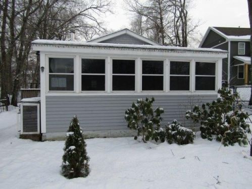 9 Gena Ave, Derry, NH 03038-5340