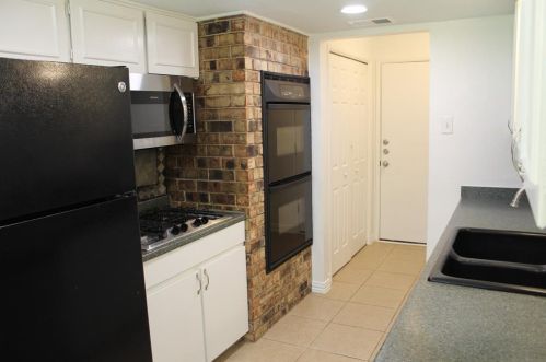 641 Cambridge Dr, Richardson TX  75080-3373 exterior