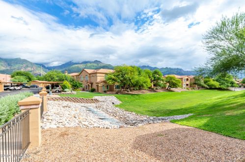 7050 Sunrise Dr, Tucson AZ  16105-1317 exterior