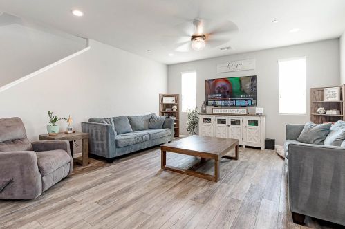 473 Aldrich Ave, Livingston CA  95334-9130 exterior