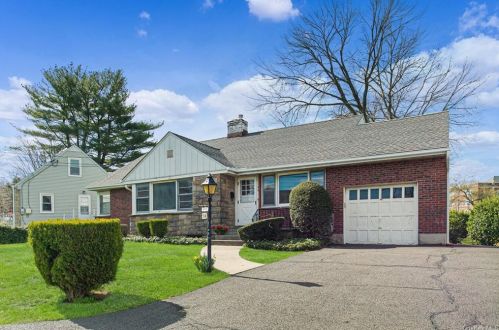 54 Van Wart St, Elmsford, NY 10523-3732