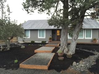 64564 Riverview Ave, Bend OR  97701-9091 exterior