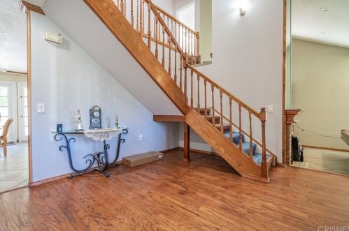 2828 Inyo Cir, Simi Valley CA 93063-2002 exterior