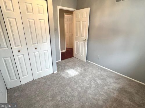 337 Hanby Cir, Boothwyn PA  19061-2319 exterior