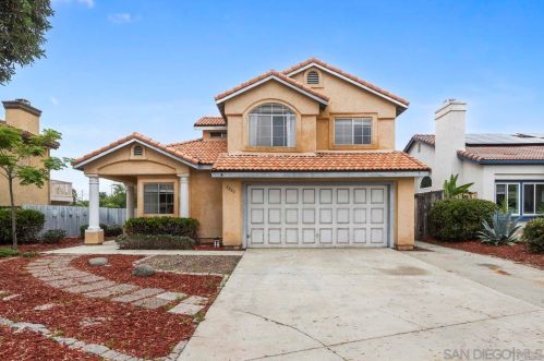 2083 Paseo De Anza, Vista, CA 92084-2568