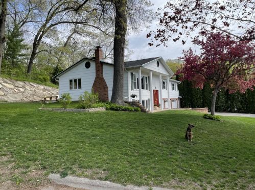 505 Curt Rd, Holmen, WI 54636-9746