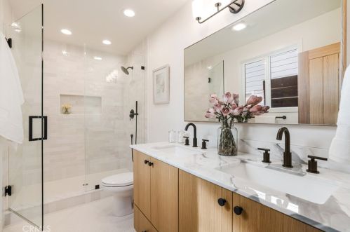 6464 Firmament Ave, Van Nuys CA  91406-6218 exterior