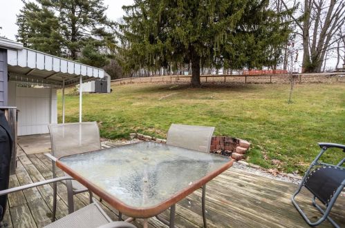 208 Margaret Ave, Evans City PA  16033-9262 exterior