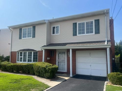 1817 New Hyde Park Rd, New Hyde Park, NY 11040-2027