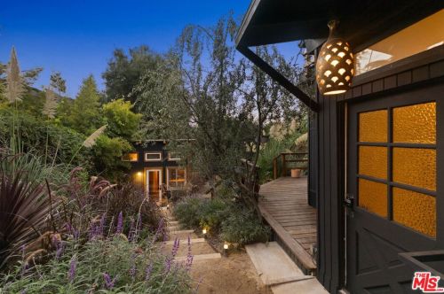 19751 Grand Vw Dr, Topanga CA  90290-3313 exterior