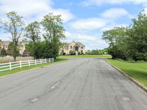 3 Kings Dr, Middletown, NY 10941-5224