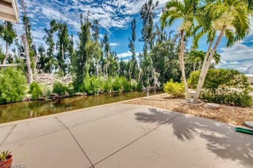 7196 Drum Dr, Saint James City FL  33956-2726 exterior