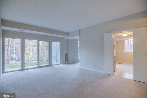 11813 Breton Ct, Herndon, VA 20191-3213