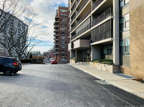 44 Strawberry Hill Ave, Stamford CT  06902-2632 exterior