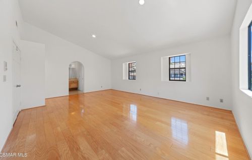 5805 Rainbow Hill Rd, Calabasas CA  91301-4636 exterior