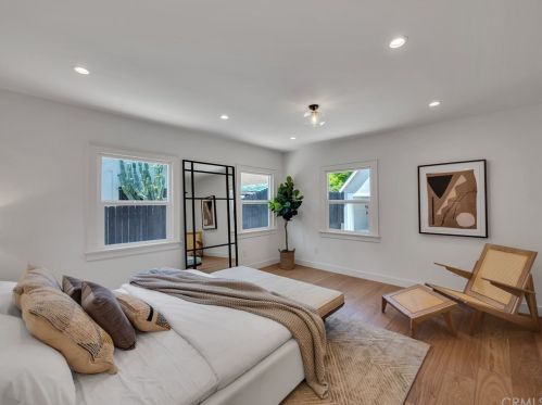 493 Altadena Dr, Altadena CA  91001-2243 exterior