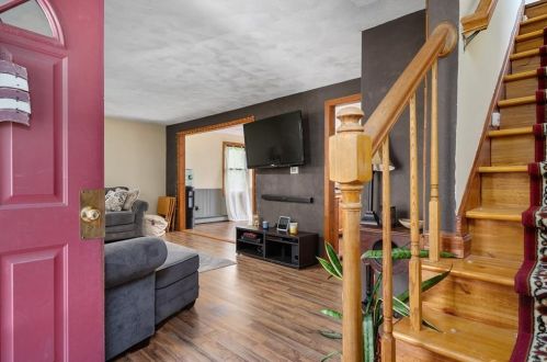 37 Plant St, Cumberland RI  02864-1910 exterior